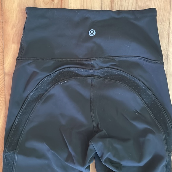 Lululemon Revitalize Crop - Picture 5 of 7